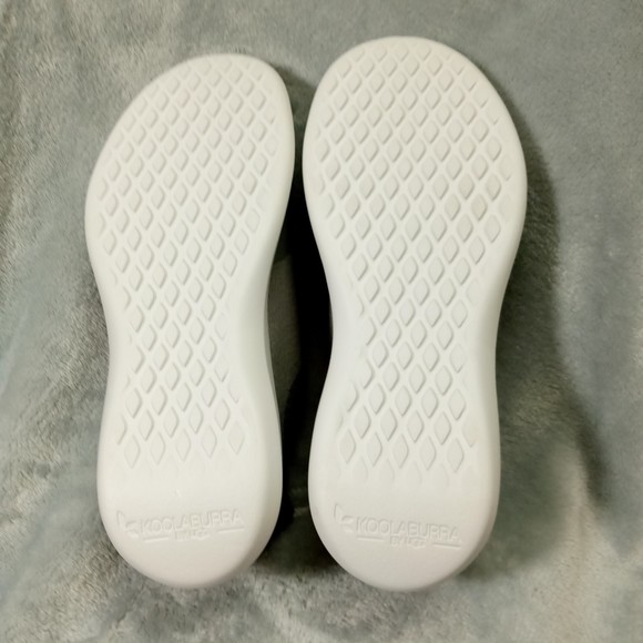 Koolaburra by UGG Slip-On Sneakers in Size 9 - Picture 5 of 6